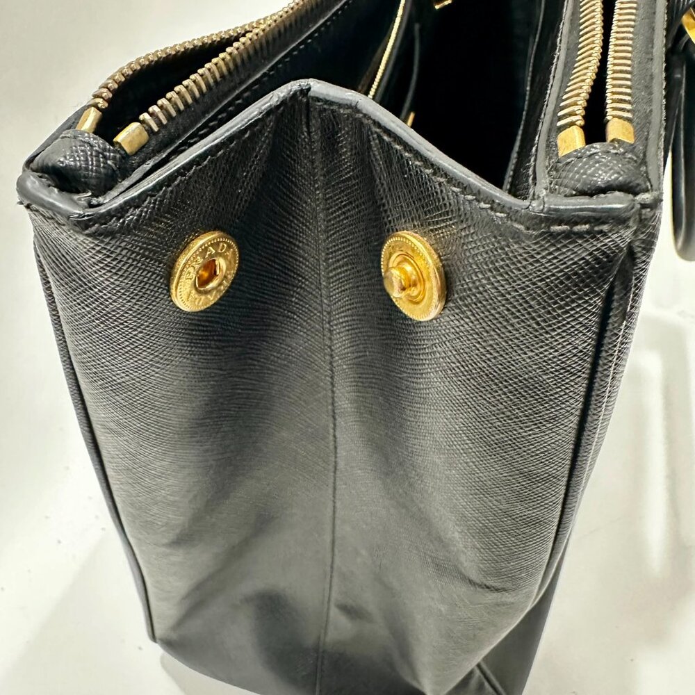Prada Galleria Large Saffiano Bag - Picture 7 of 9